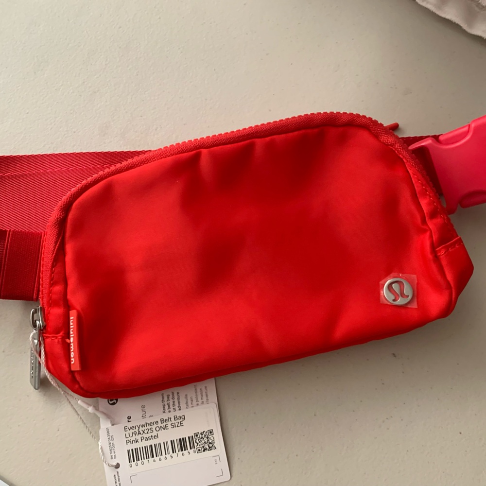 Lululemon everywhere belt bag - Picture 2 of 8